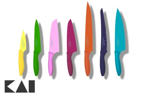 Lote de 7 cuchillos japoneses de colores de KAI de la colección Pure Komachi 2 - color en tu cocina