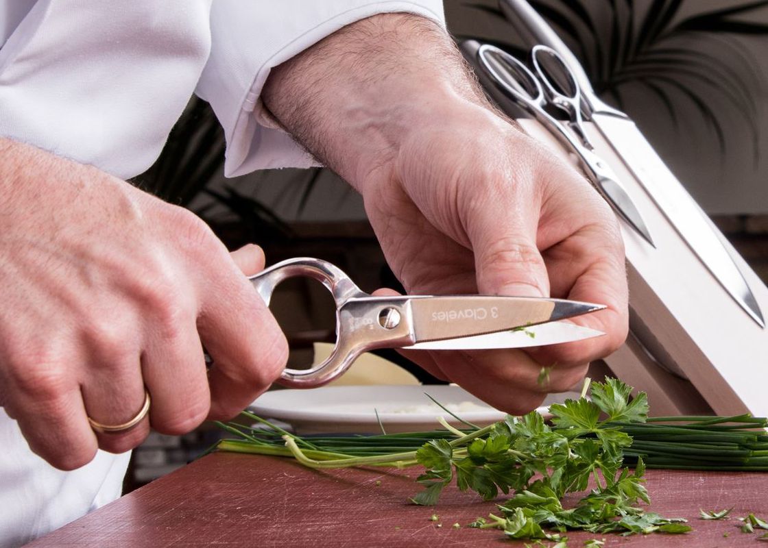 Las tijeras de cocina  Herramienta multiusos de la casa