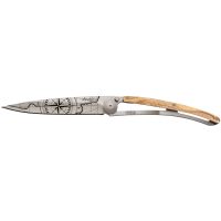 Navaja Deejo Tattoo 27g Terra Incognita con mango de madera de olivo | Cuchillalia
