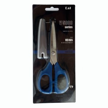 Tijera para costura con mangos azules y ergonómicos de 165 mm KAI V5165B en su envase – Cuchillalia.com