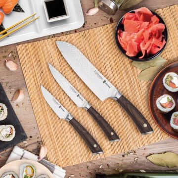 Set de 3 cuchillos 3 Claveles Sakura 1026 con sushi