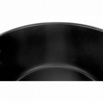 Detalle de la superficie del cazo Zwilling Forte – Cuchillalia.com