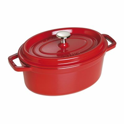 Cocotte ovalada cereza de 23 cm de Staub 40509-830 - Cuchillalia.com