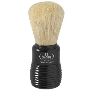 Brocha de afeitar con pelo de cerda Omega 10810 y mango de ABS rayada negro - Cuchillalia.com