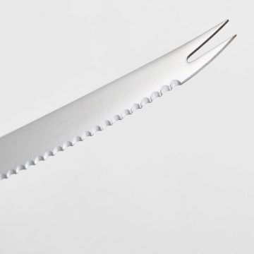 Detalle de los pinchos del cuchillo tomatero con pinchos de 14 cm Wüsthof Gourmet – Cuchillalia.com