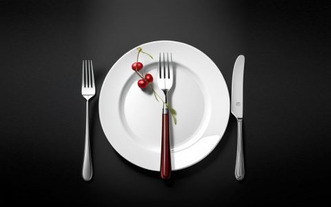Cubiertos en la mesa