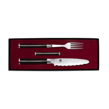 KAI Shun Damasco DM-0908 – Set cuchillo dentado de mesa con hoja de acero de damasco y tenedor con soporte – Cuchillalia.com