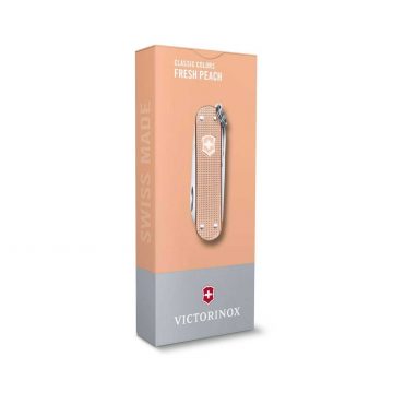 Envase de la navaja multiusos Victorinox Classic SD Alox Fresh Peach con mango de aluminio – Cuchillalia.com