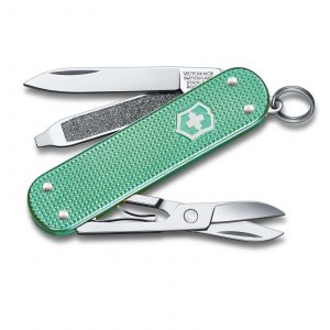 Navaja multiusos Victorinox Classic SD Alox Minty Mint con mango de aluminio - Cuchillalia.com