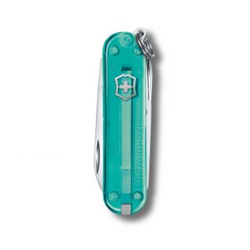 Anverso de la navaja multiusos Victorinox Classic SD Tropical Surf en verde transparente – Cuchillalia.com