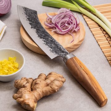 Ejemplo del cuchillo cocinero 3 Claveles Takumi 1069 – Cuchillalia.com