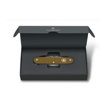 Caja abierta de la navaja multiusos Victorinox Pioneer X Alox Cafe Terra 2024 Edición Limitada – Cuchillalia.com