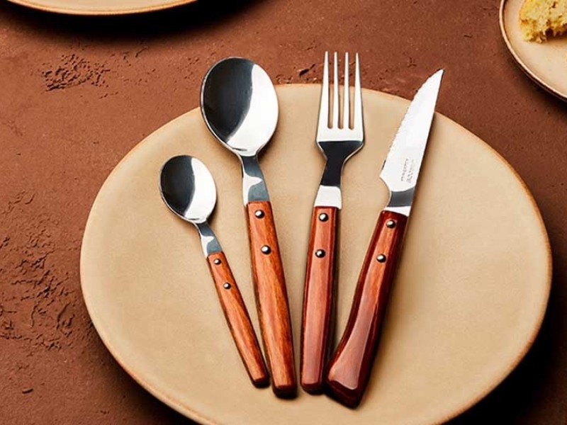 Cutlery sets