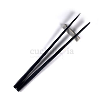 Palillos de mesa reutilizables de color negro apoyados en soporte de palillos de cerámica fabricados en Japón por Kawai – Cuchillalia.com