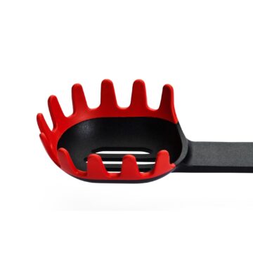 Detalle de la cuchara para pastas de silicona roja Woll Cookit KU015 – Cuchillalia.com