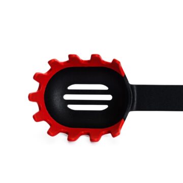 Detalle de la cuchara para pastas de silicona roja Woll Cookit KU015 – Cuchillalia.com