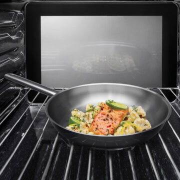 Sartén de acero inoxidable Icona de Metaltex en el horno – Cuchillalia.com