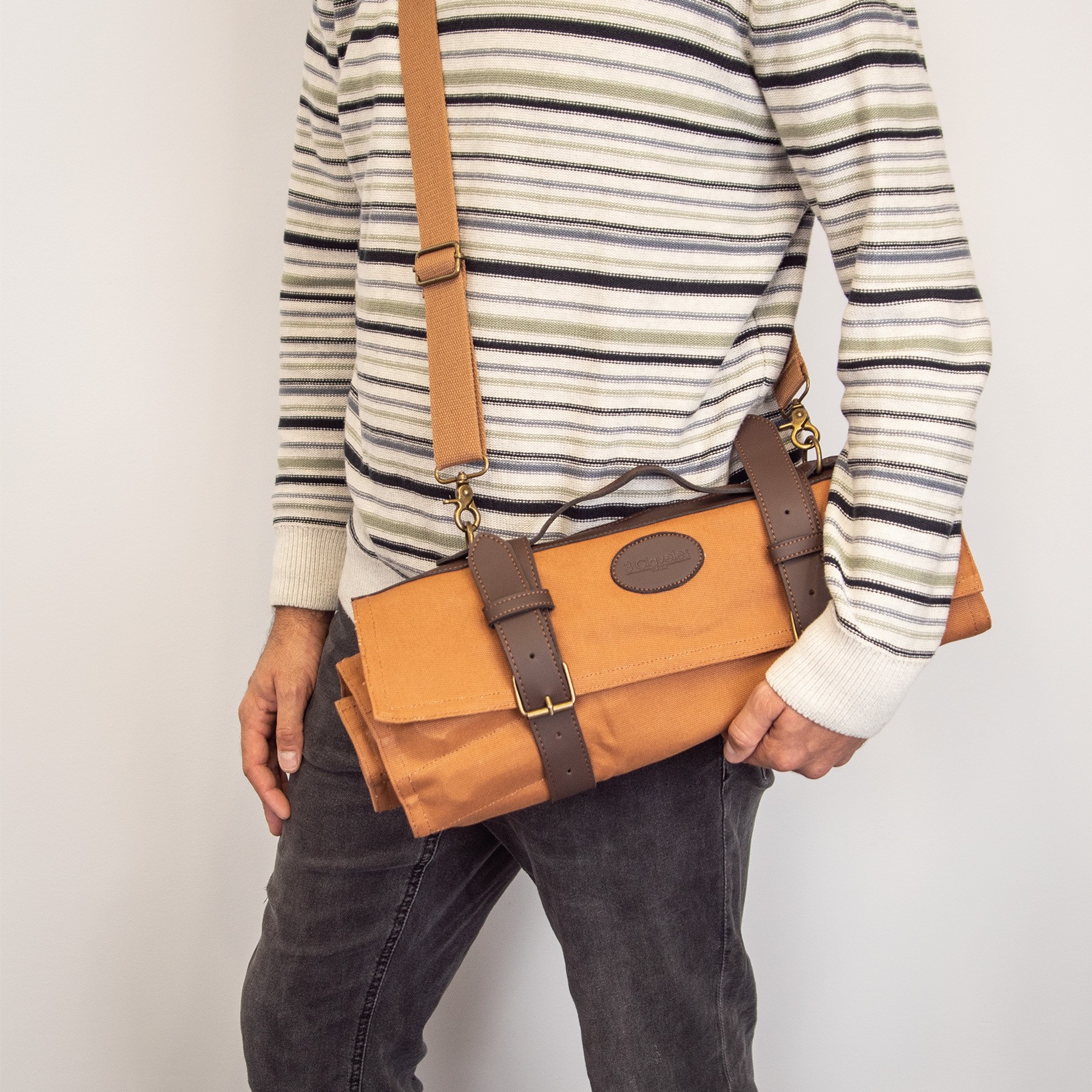 Estuche 12 cuchillos 3 Claveles – Bandolera