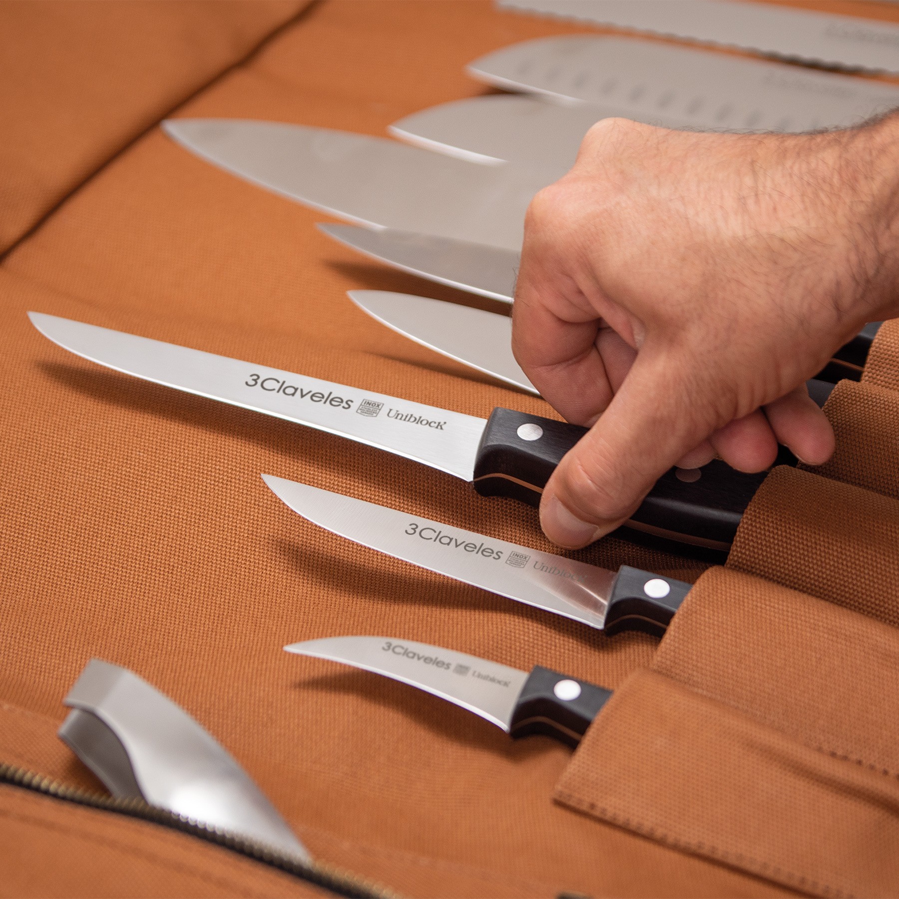 Estuche 12 Cuchillos 3 Claveles Interior 12 Compartimentos